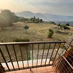 Daire Cosy Avec Vue Montagne, Balcon & Parking Gratuit