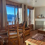 Lägenhet Cosy Avec Vue Montagne, Balcon & Parking Gratuit *