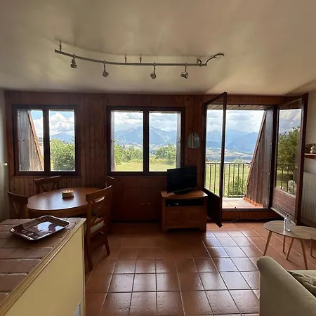 Cosy Avec Vue Montagne, Balcon & Parking Gratuit Apartamento
