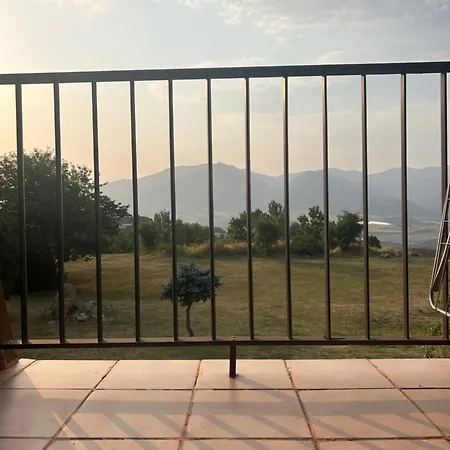 Cosy Avec Vue Montagne, Balcon & Parking Gratuit Διαμέρισμα *