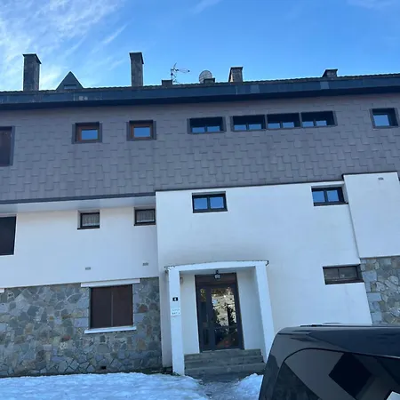 Lägenhet Cosy Avec Vue Montagne, Balcon & Parking Gratuit *