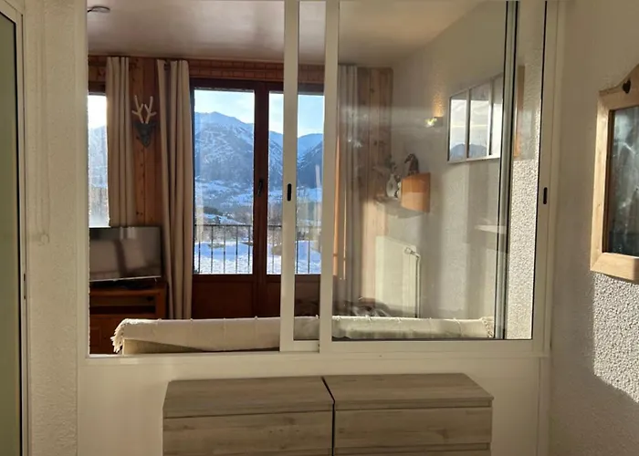 Cosy Avec Vue Montagne, Balcon & Parking Gratuit *